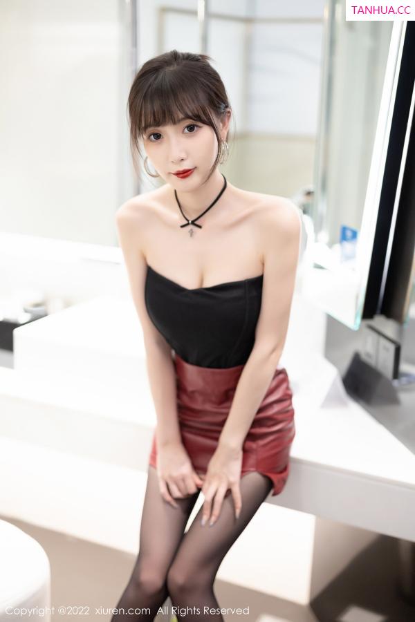 林星阑  [XiuRen]高清写真图 2022.11.09 No.5831 林星阑 黑丝美腿第14张图片